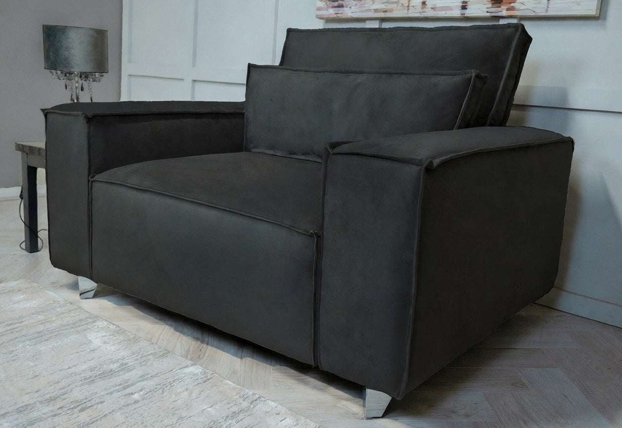 Sloane Sofa – Timeless Elegance, Unrivalled Comfort