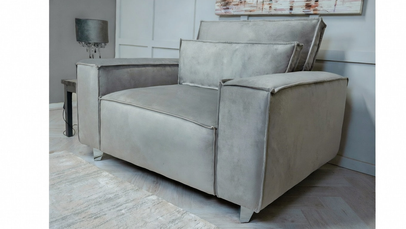 Sloane Sofa – Timeless Elegance, Unrivalled Comfort